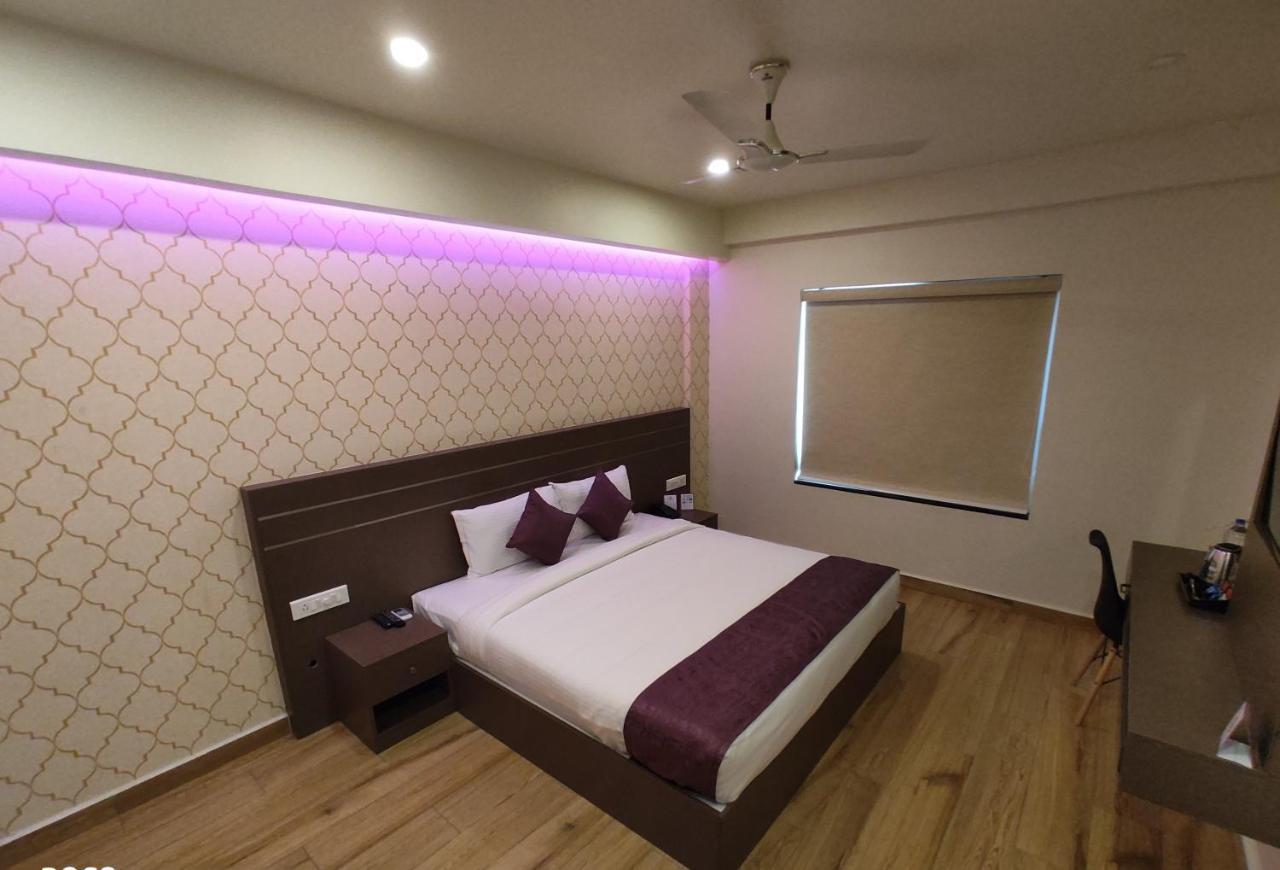 Lavender Infopark Kochi Hotel Luaran gambar
